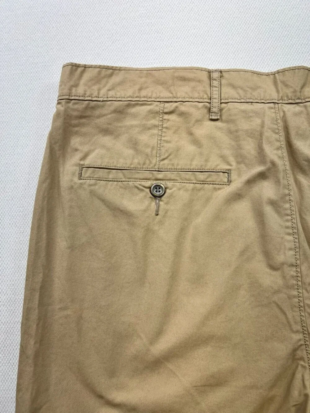 Levis Men's Cotton Chino Shorts Flat Front Stretch Size 36 Khaki Solid Casual